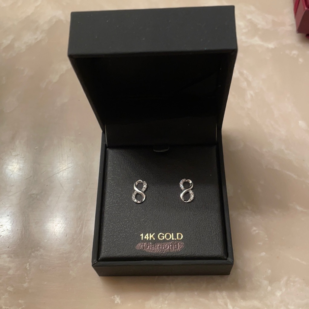 14 Kt Italian White Gold Infinity